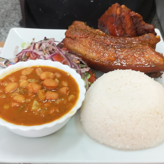 Costillas Con Menestra