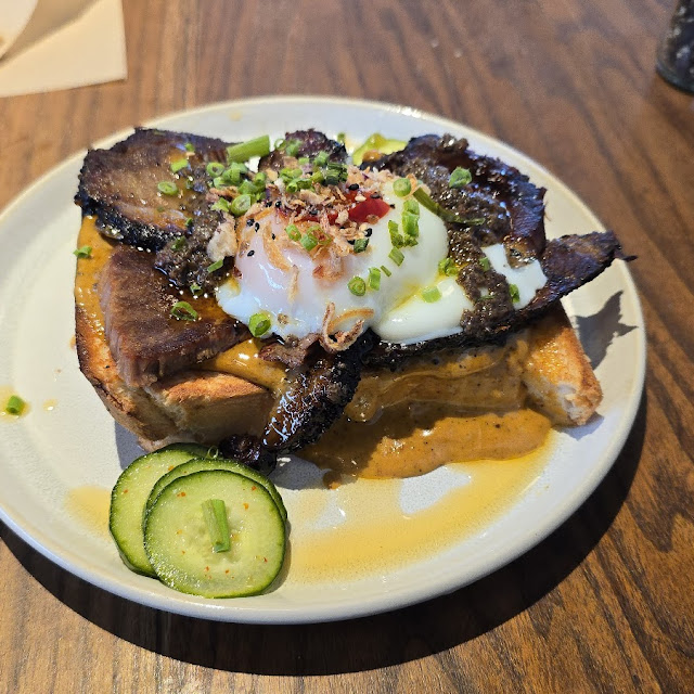 Brisket Hollendaise Eggs Benedict