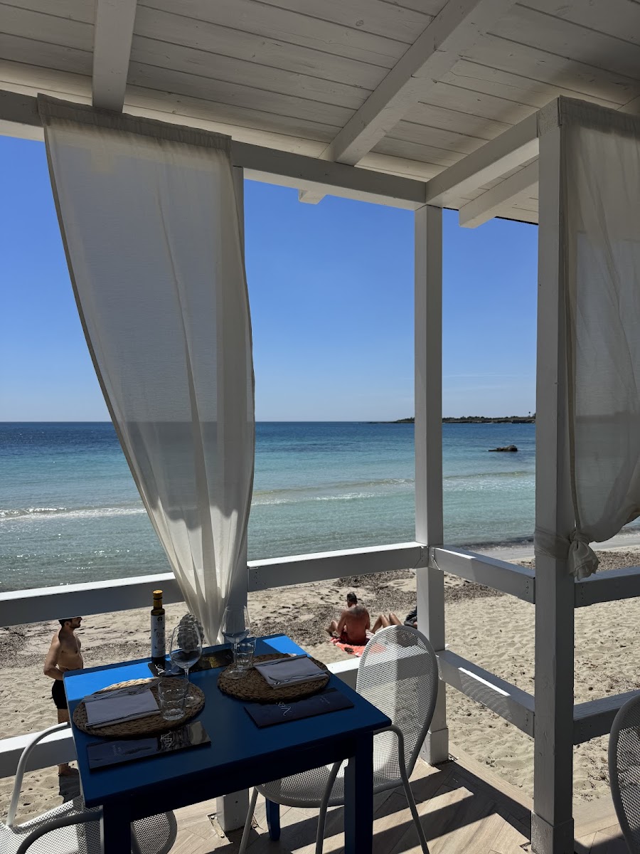 Naos - Restaurant & Lounge Bar