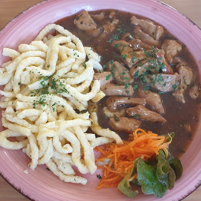 Geschnetzeltes Mit Hausgemachten Spätzle
