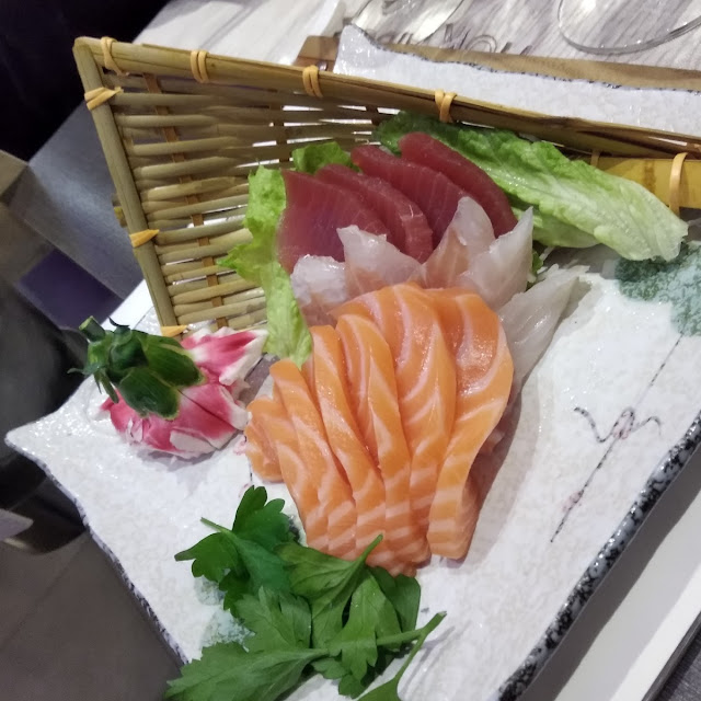 Sashimi Di Branzino Tonno E Salmone