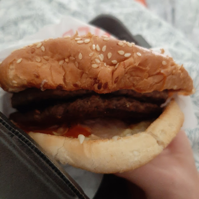 Doppelriesencheeseburger