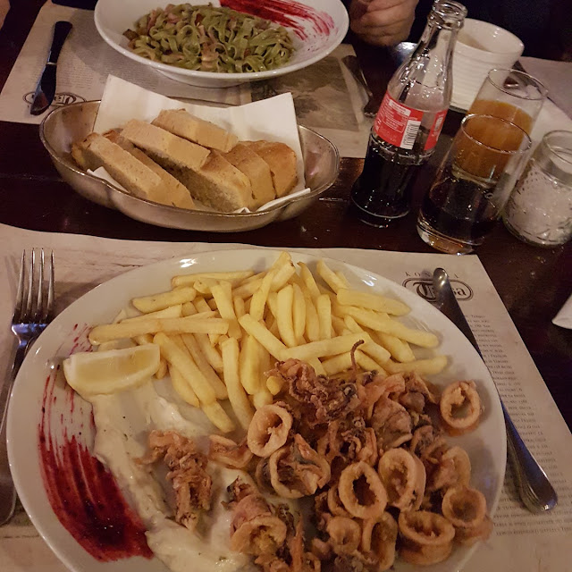 Lignje Frigane I Pasta Sa Prsutom