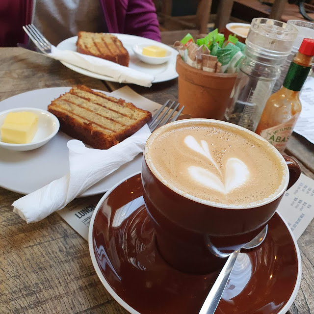 Flat White and Banana Bread