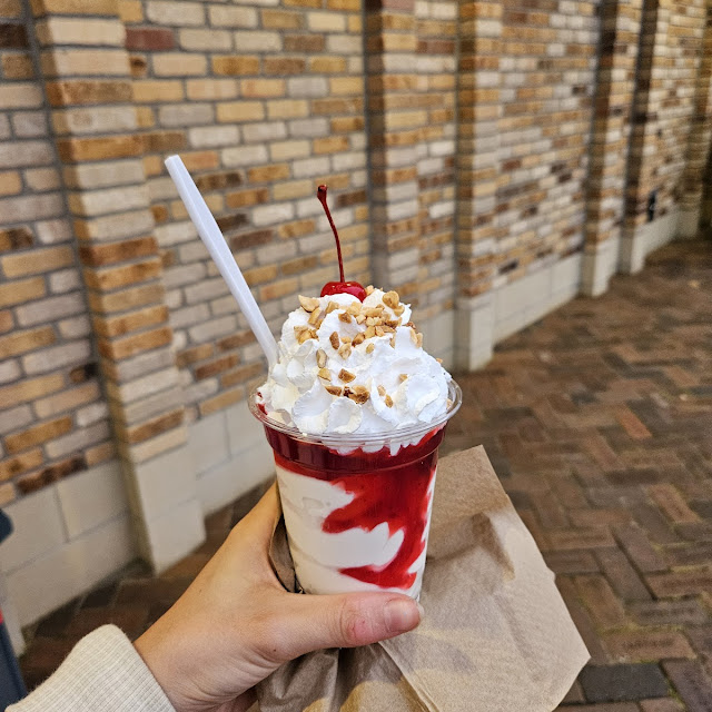 Knickerbocker Glory