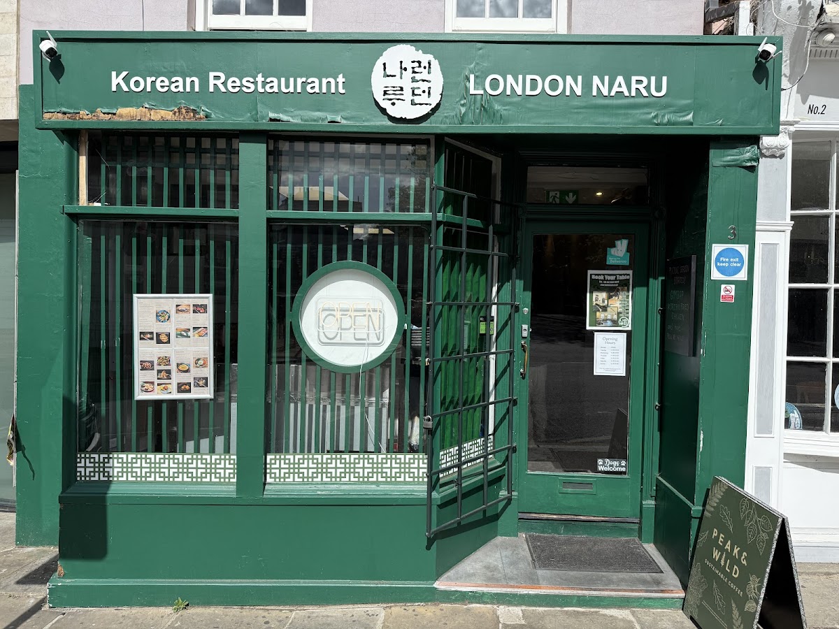 London Naru