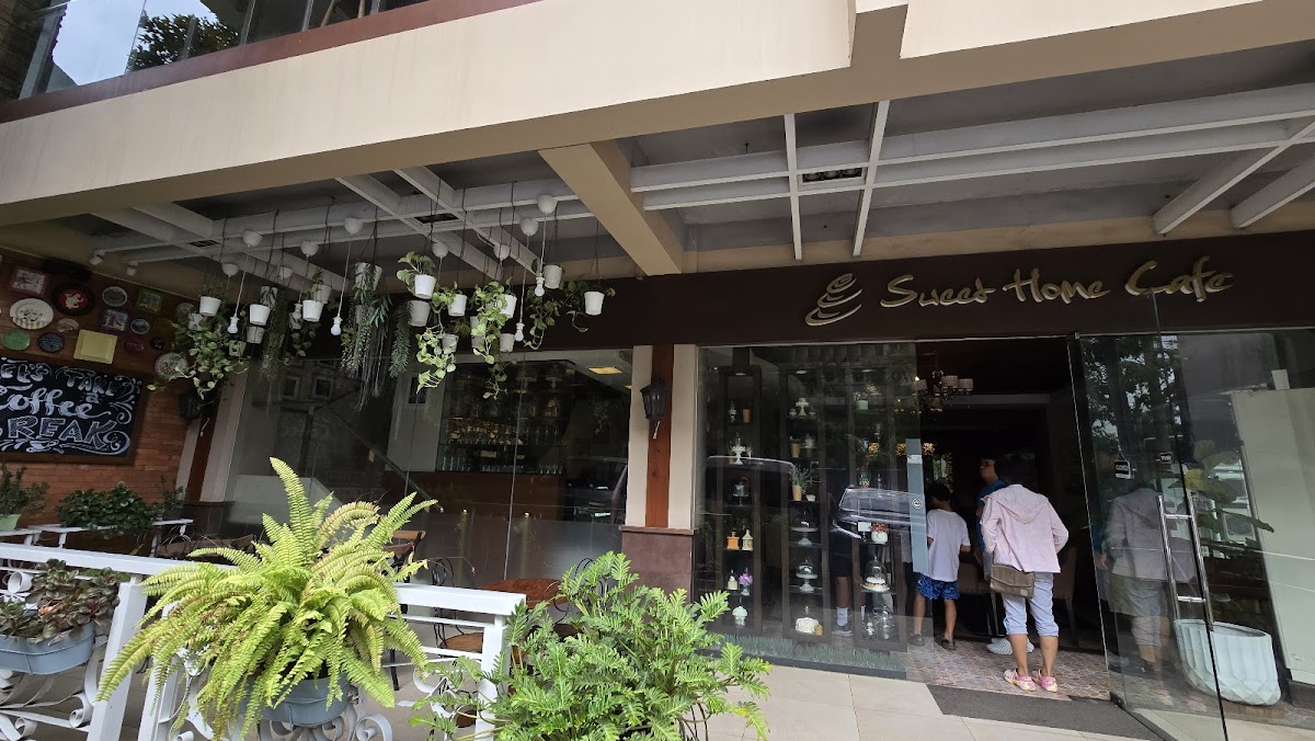 Sweet Home Cafe
