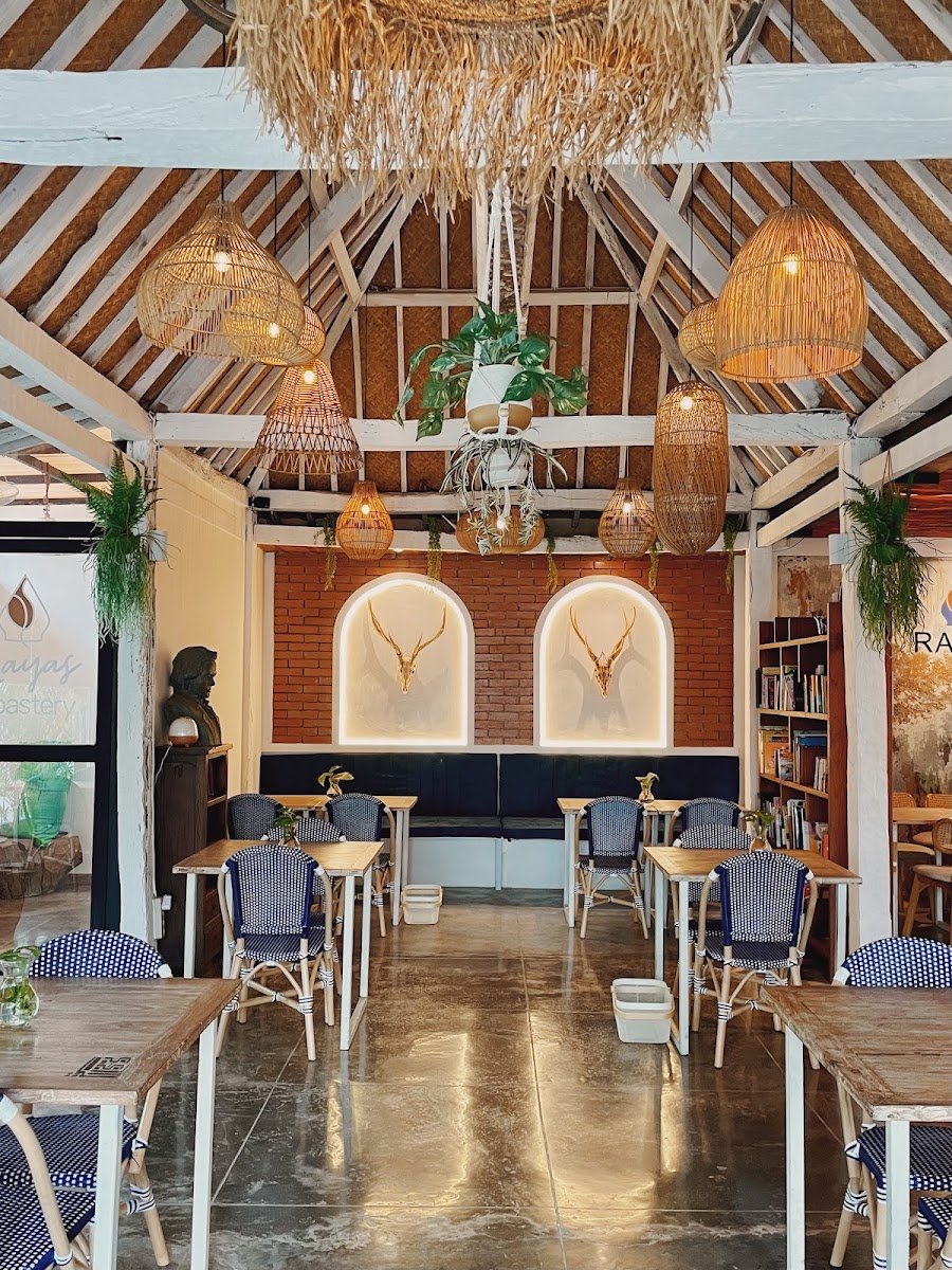Raya's Coffee & Roastery