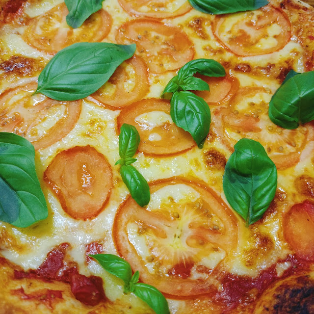 Pizza Margherita 40