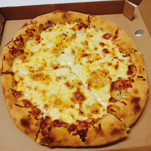 Pizza Quattro Formaggi ø32