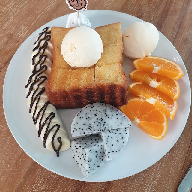 thai tea toast โทสต์ชาไทย