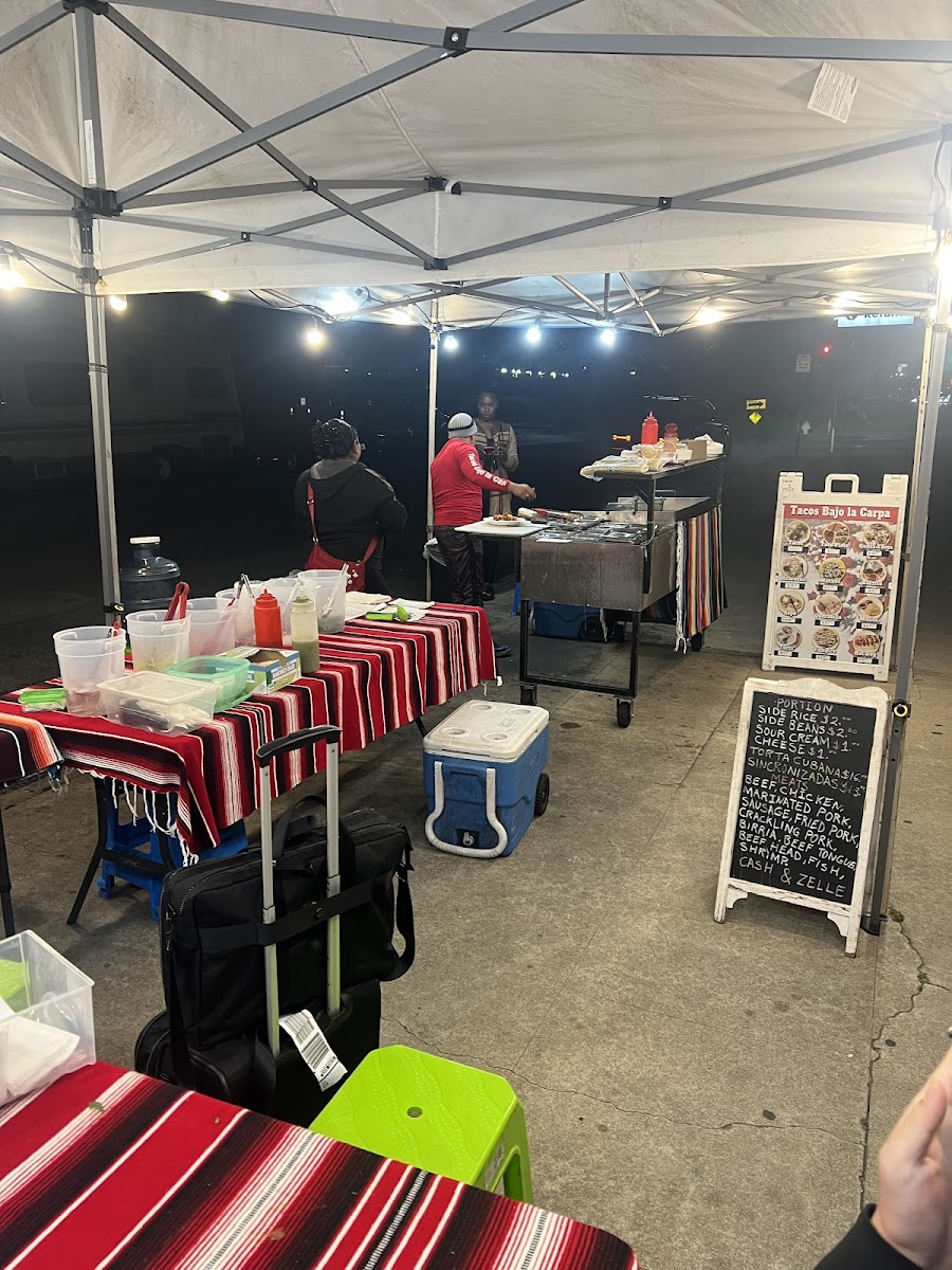 Tacos Bajo la Carpa