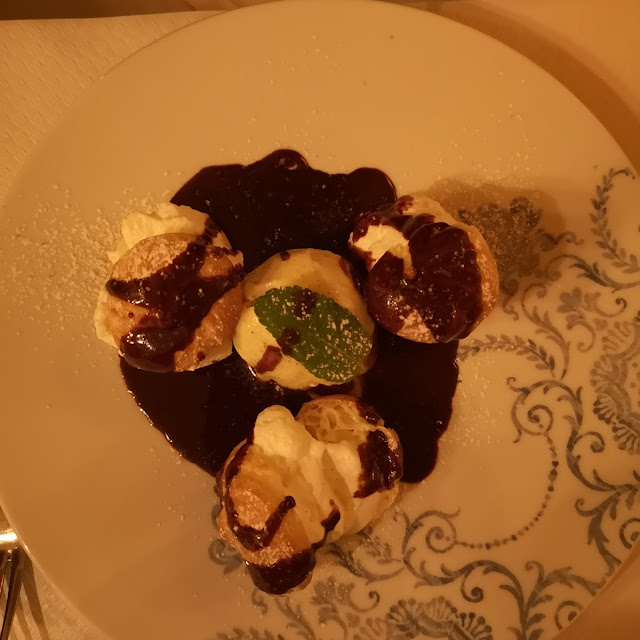 Profiteroles