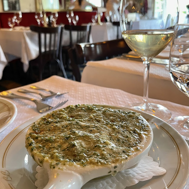 Escargot In Garlic Sauce