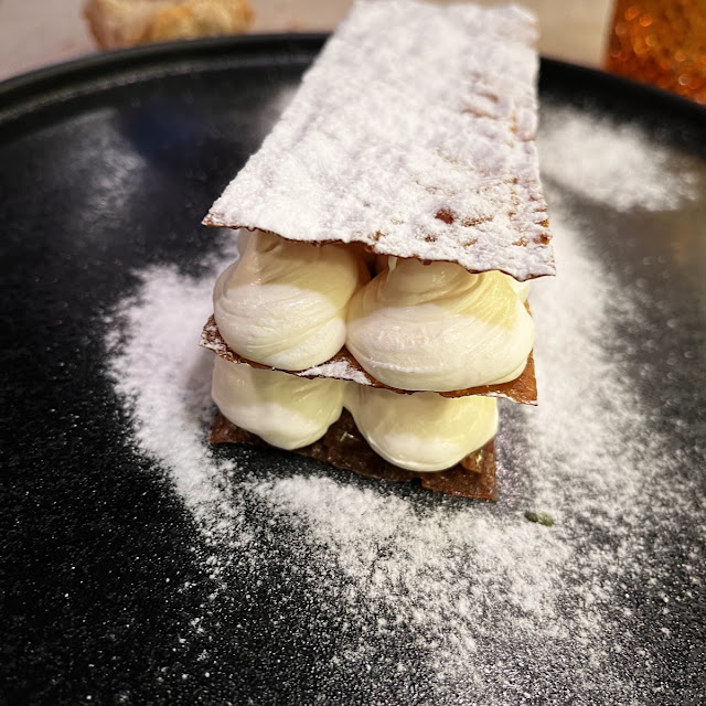 Milhojas de Queso Mascarpone Y Praliné