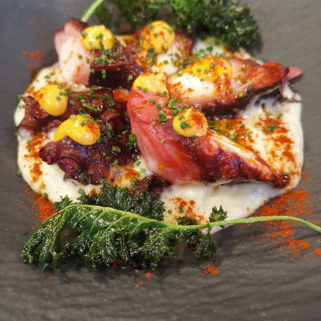Pata de Pulpo Asado Y Ali-oli Rojo