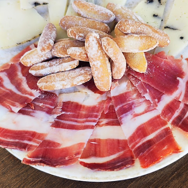 Ibéricos 100 Bellota Jamón Lomo Bondiola Salchichón