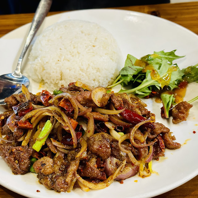 Slice Beef with Chilli on Rice