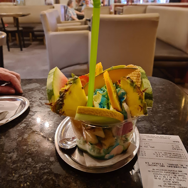 Früchtebecher