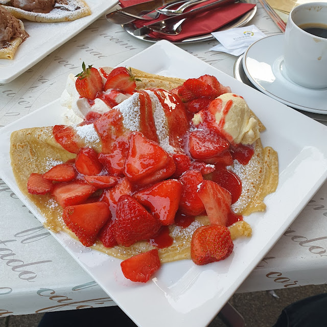 Crepes Mit Erdbeeren