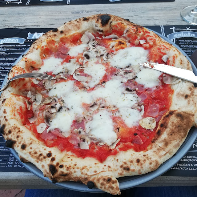 Pizza Capricoza