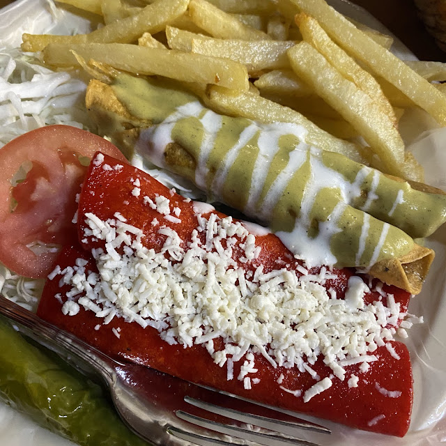 Flautas Con Deshebrada Y Enchiladas Con Queso Y Cebolla