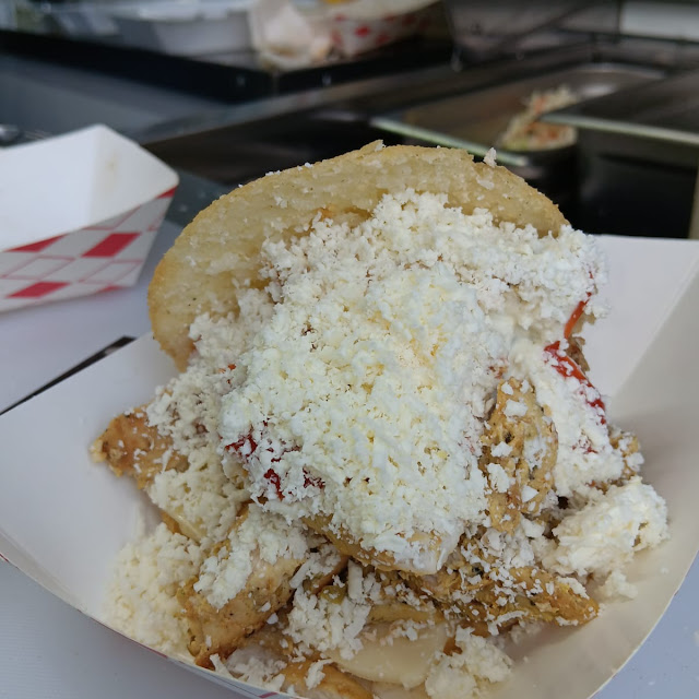 Arepa Rellena de Pollo