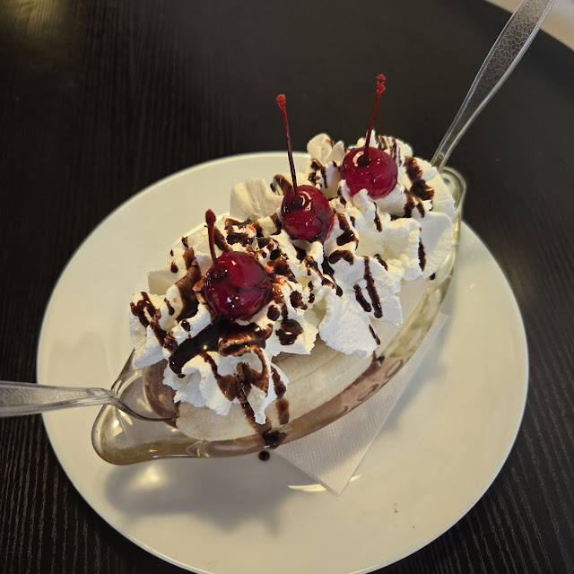 Gelato Banana Split
