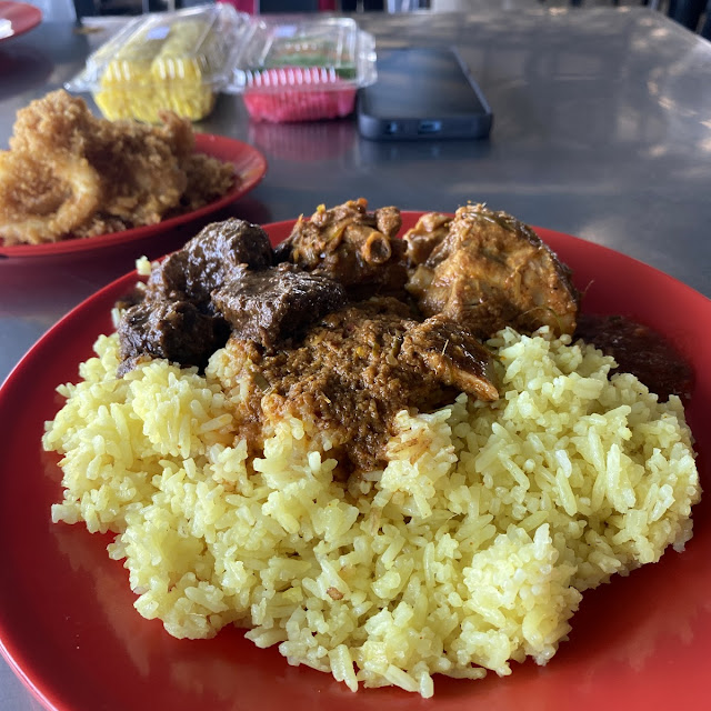 Nasi Minyak Daging Hitam