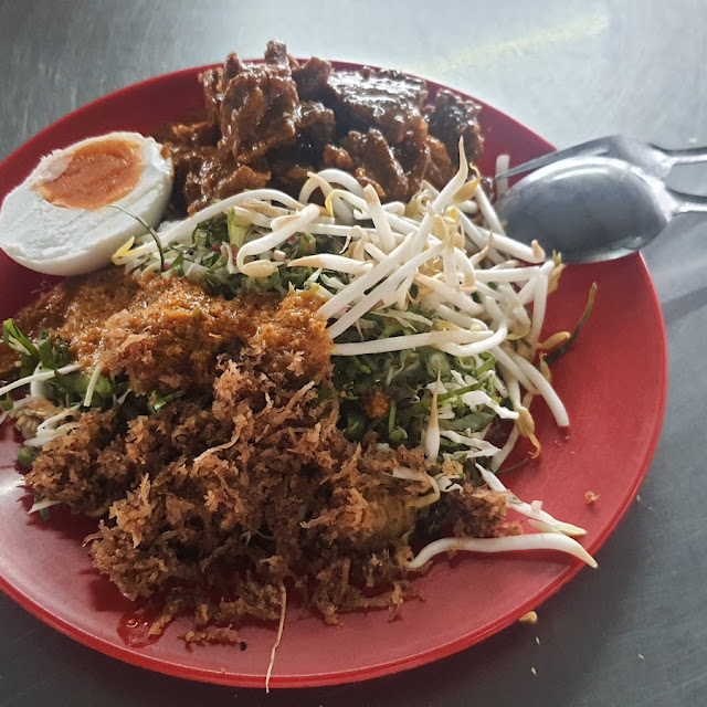 Nasi Kerabu Gulai Daging