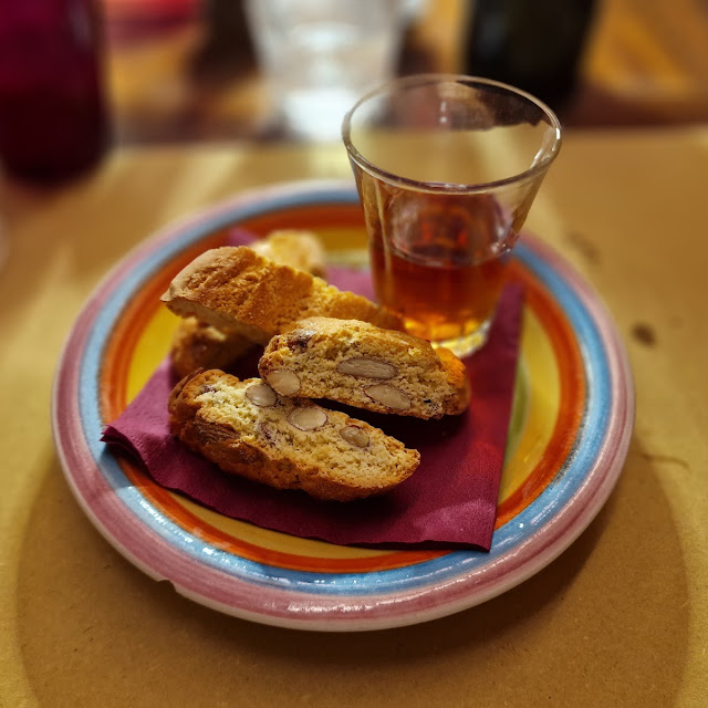 Cantucci E Vin Santo