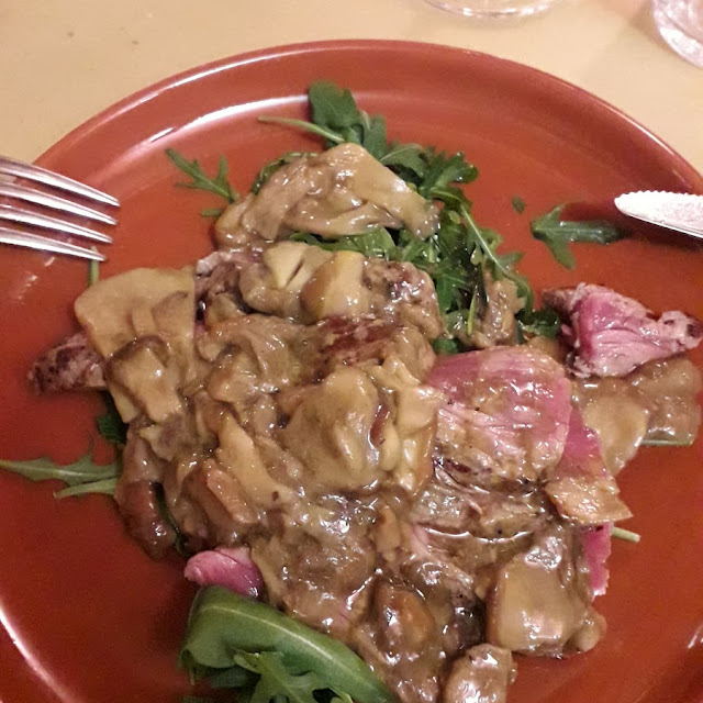 Tagliata Rucola E Funghi Porcini