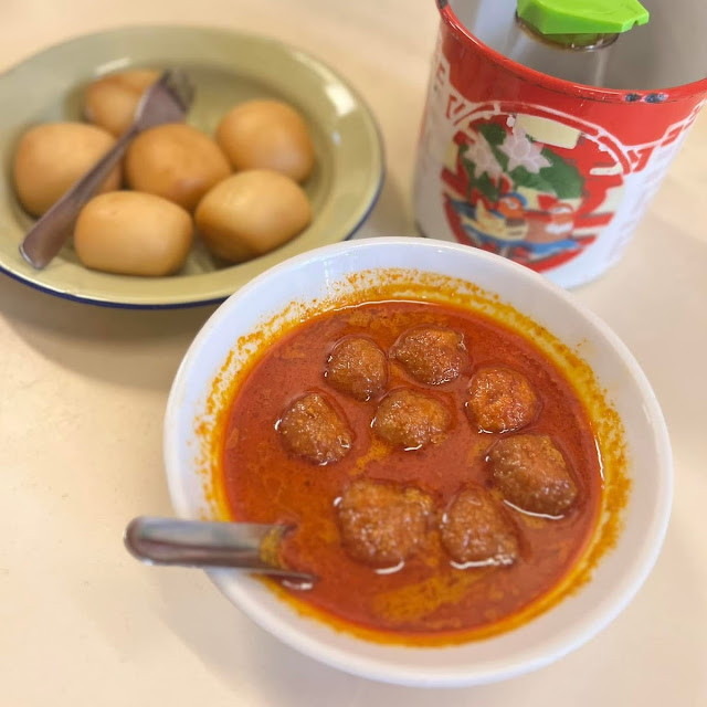 kuah kari with fish ball 咖喱魚圓