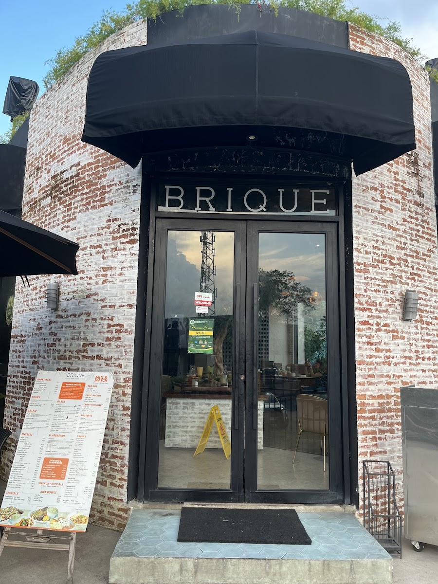 Brique Modern Kitchen Paseo Arcenas