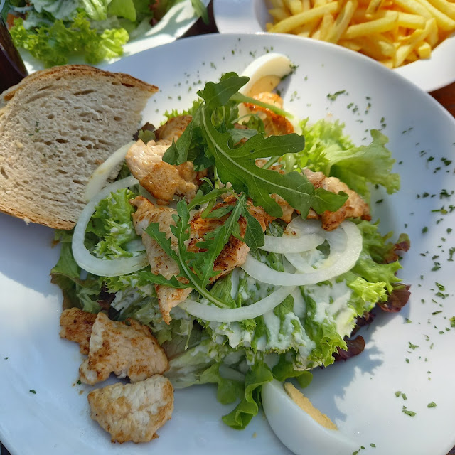 Großer Salatteller Mit Putenbruststreifen