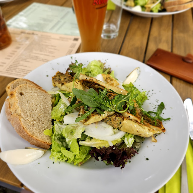 Salat Mit Panierten Schnitzelstreifen
