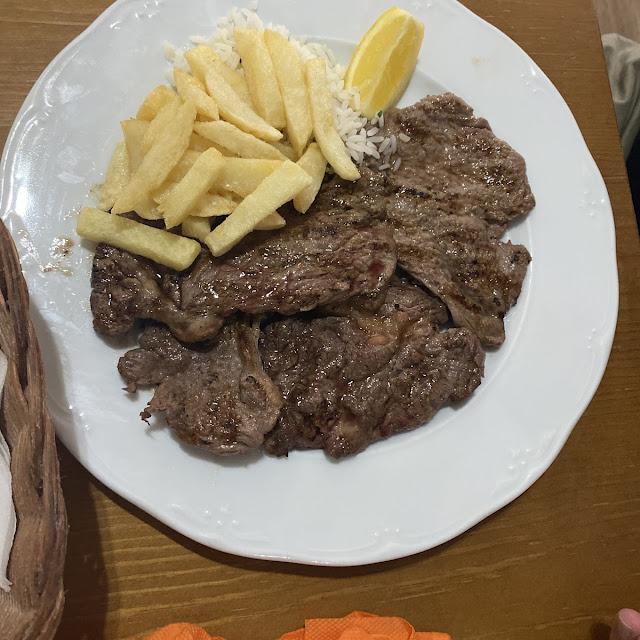 Carne de Cerdo Y Vueltas de Entrecot Angus