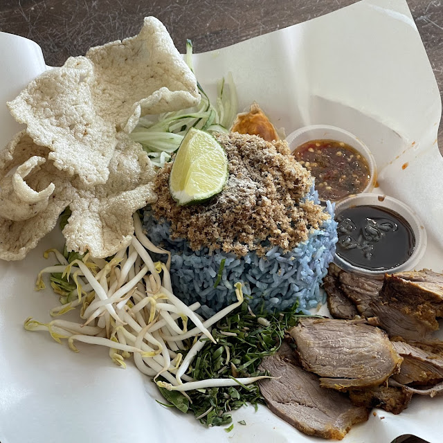 Nasi Kerabu Ayam Goreng
