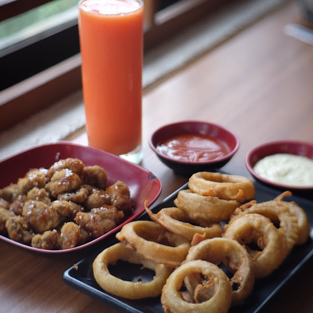 Mushroom Onion Rings Papaya Juice