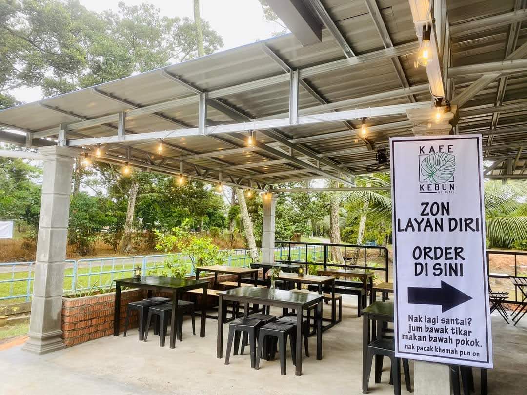Kafe Kebun Kluang by Suzil