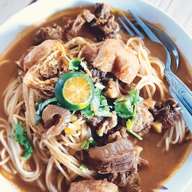 Mee Kari Tetel