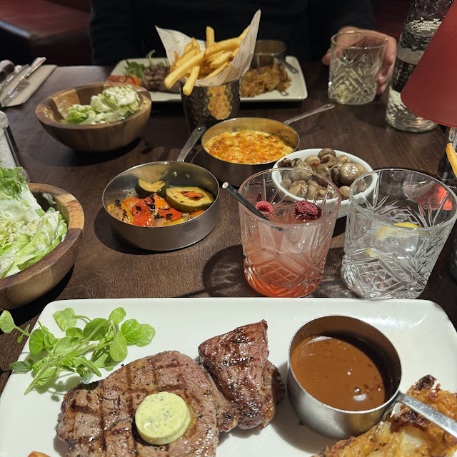 Sirloin Steak with Onion Loaf