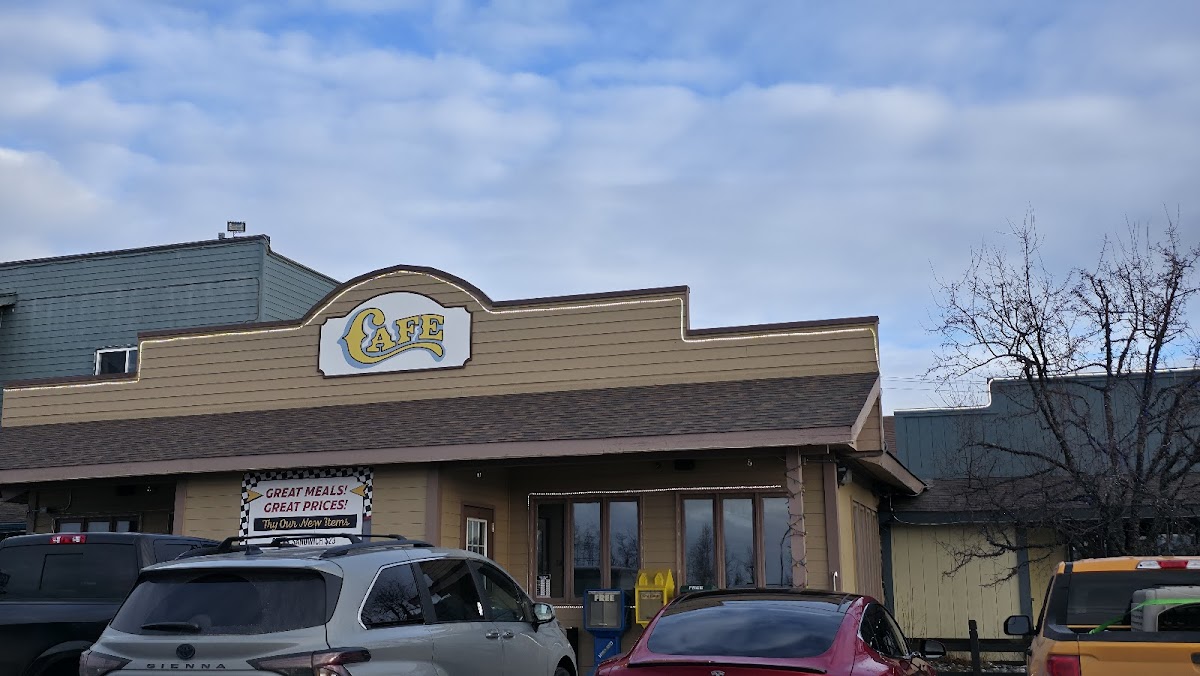 Trout House / Windbreak Cafe / Hotel