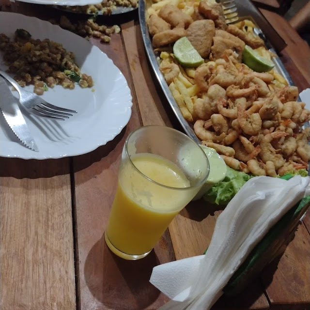 Porção de Tilapia Fritas Camarão E Picanha