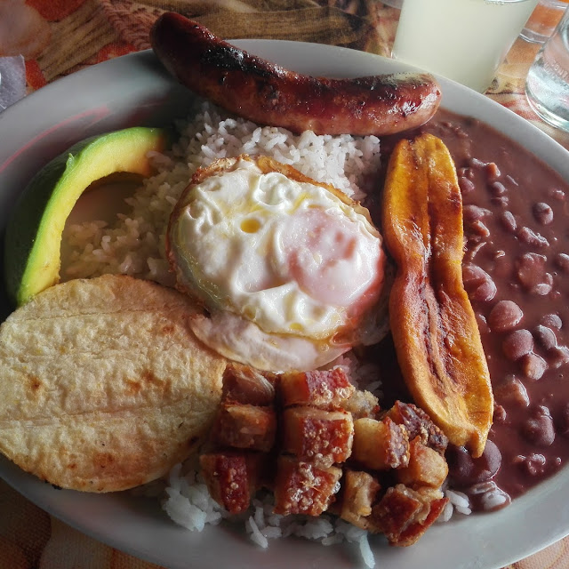 Arepa Con Chorizo Santarosano