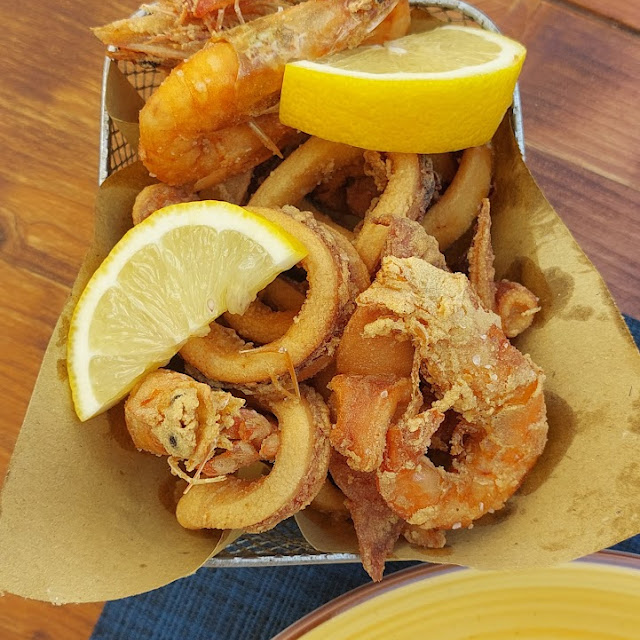 Frittura Di Calamari E Gamberi