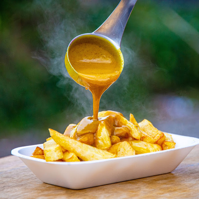 Chips and Gravy in Tray