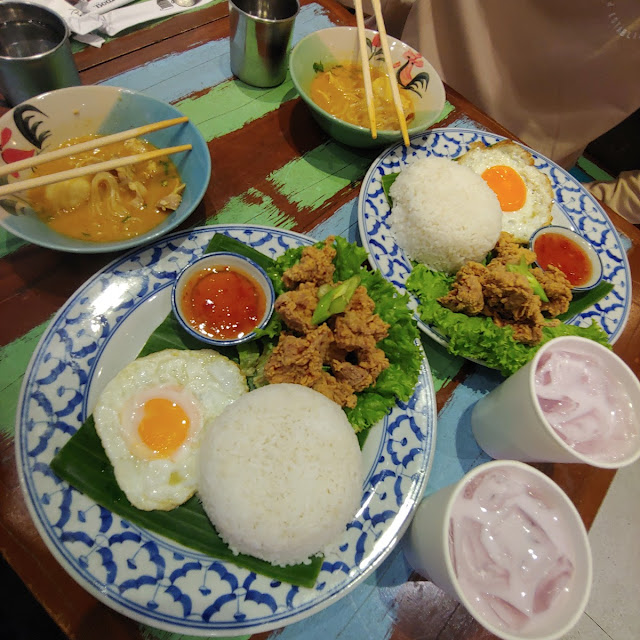 Hat Yai Fried Chicken with Rice