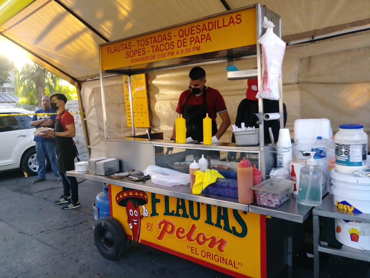 Flautas El Pelon