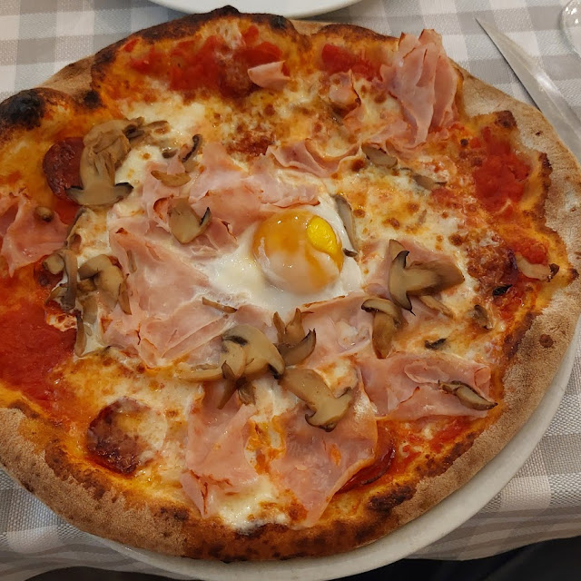 Pizza La Piccola Tramonti